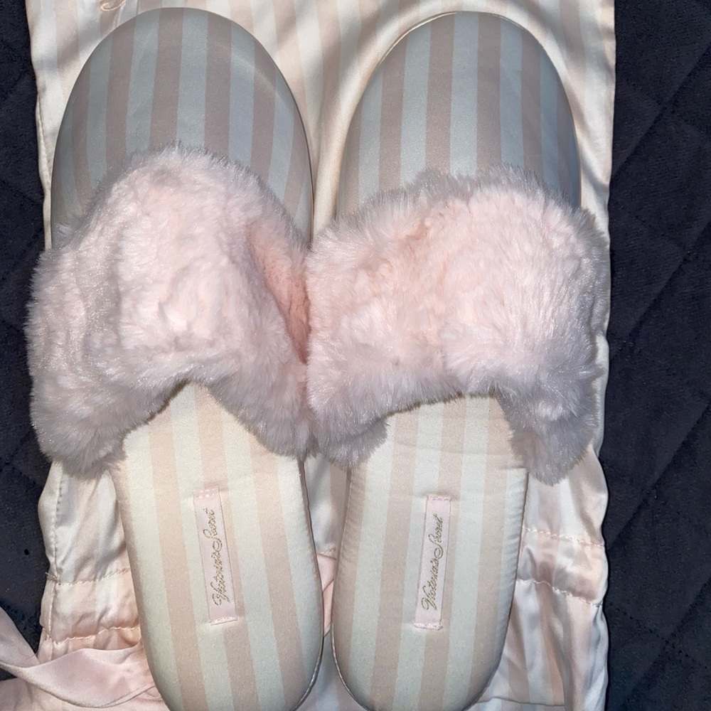 NEW* Victoria Secret slippers